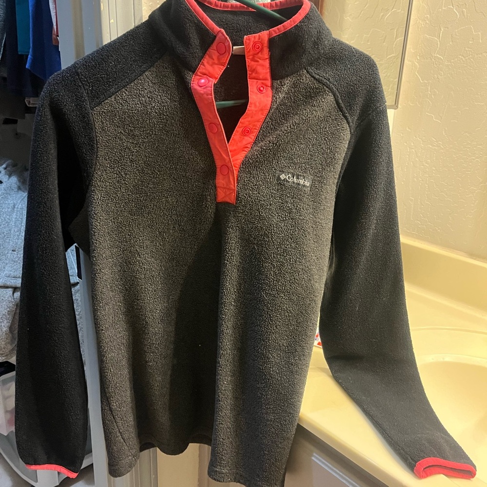 Columbia Black Fleece Pullover with Red Accents